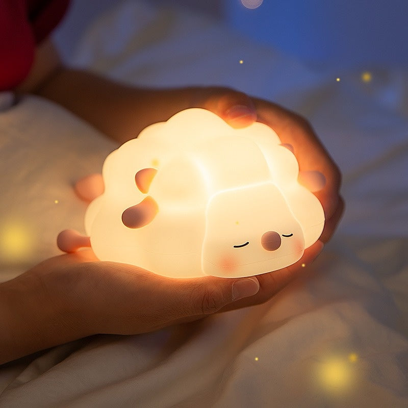 Baby Night Light with Auto-Off Timer – Soft Silicone Touch Lamp for Kids’ Bedroom, Sleep Training Aid with Warm Amber Glow, USB Rechargeable Portable Nursery Lamp (Safe for Newborns)